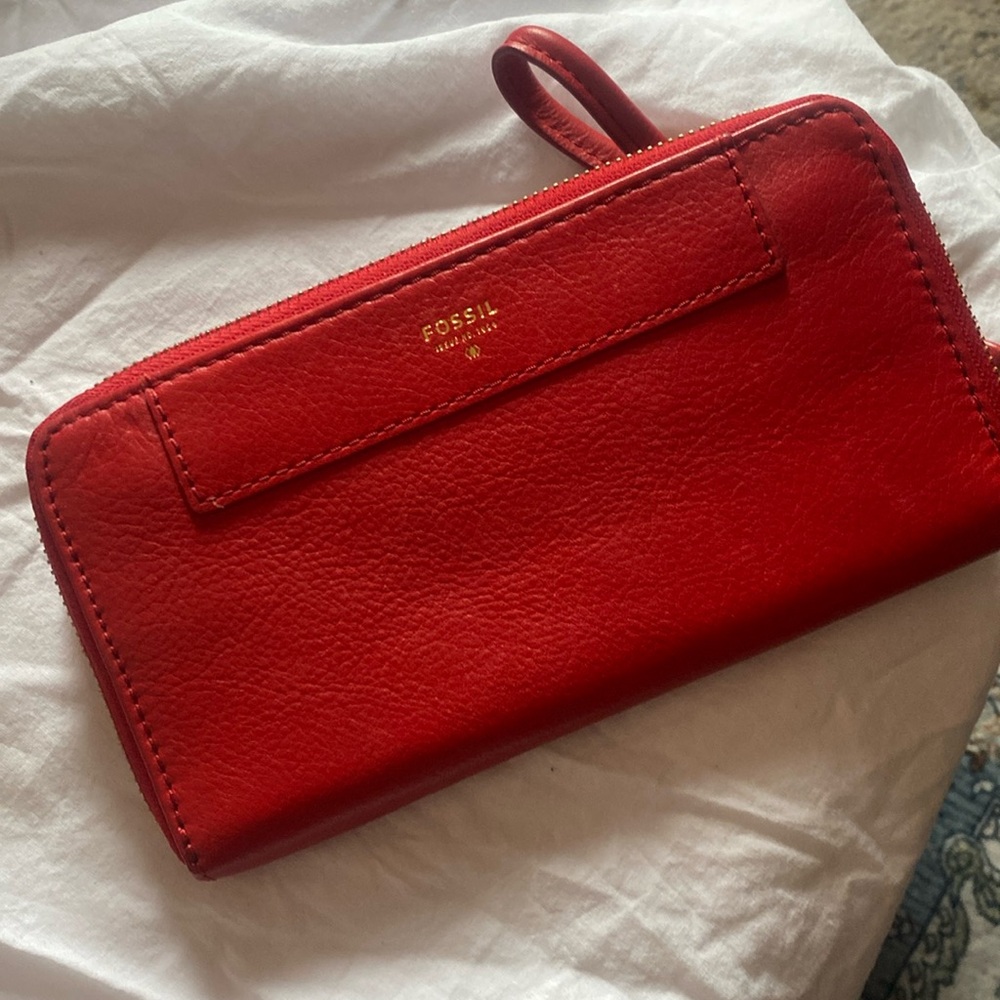 Fossil clutch wallet